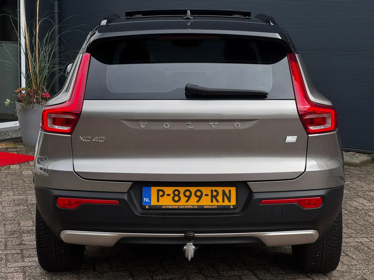 1.5 T5 R-Design NL-auto | Schuif- Kanteldak | H&K | Trekhaak | Stoelverwarming | Memory | Adaptive Cruise