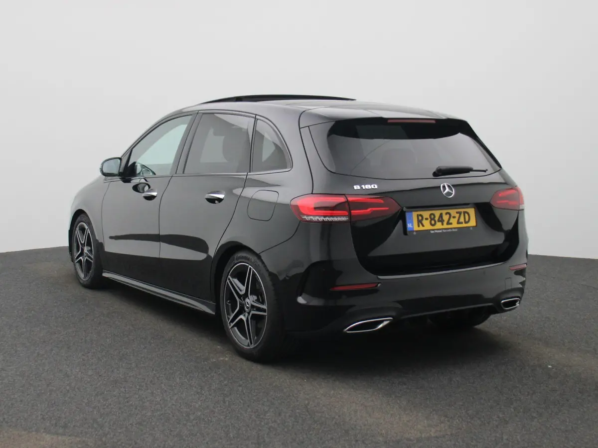 180 AMG Line AUTOMAAT | PANORAMADAK | CAMERA | NAVIGATIE | LED | HALF-LEDER