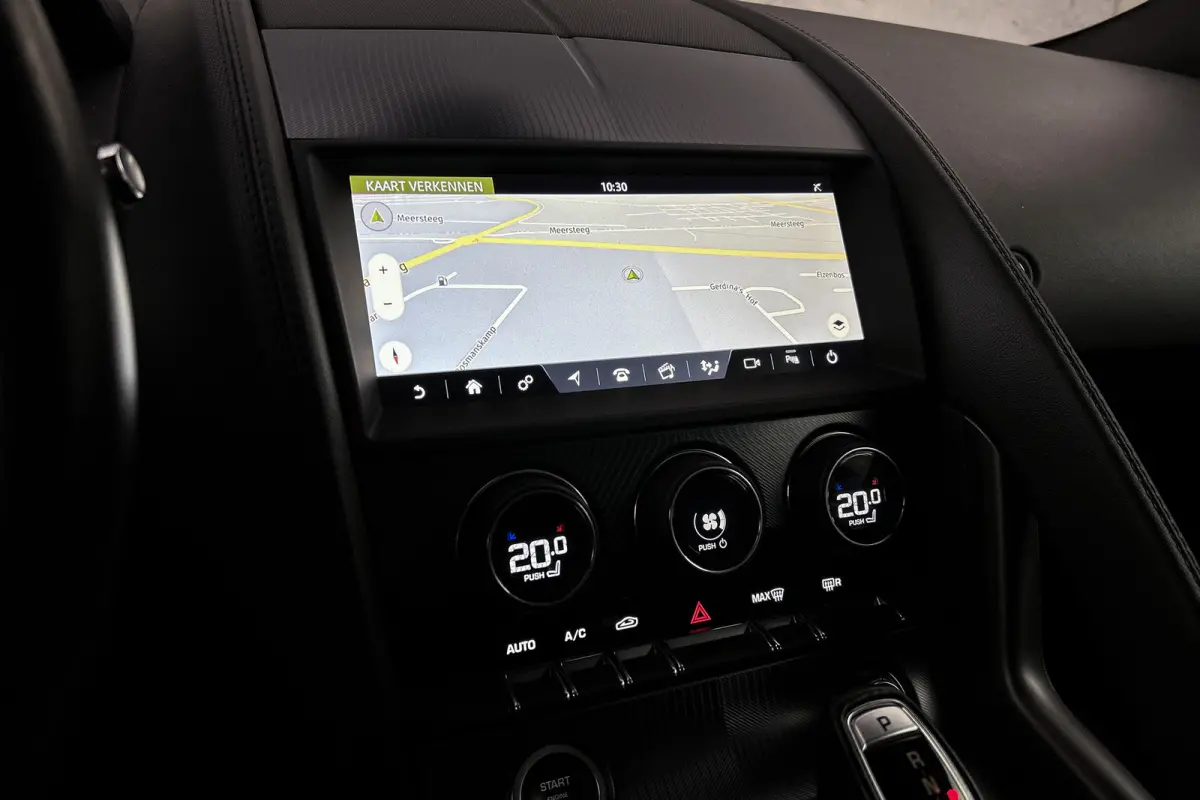 3.0 V6 RWD R-Dynamic | Facelift | Dealeronderhouden | Camera | Memory seats