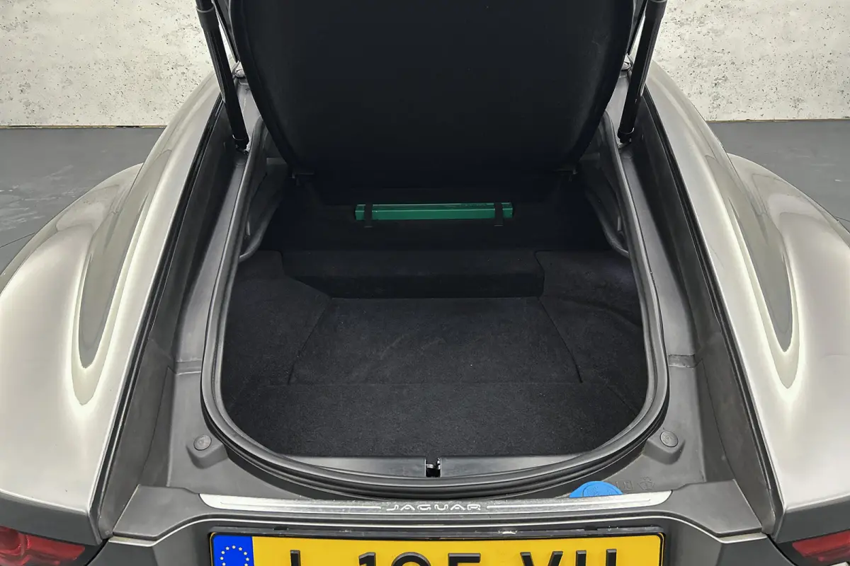 3.0 V6 RWD R-Dynamic | Facelift | Dealeronderhouden | Camera | Memory seats