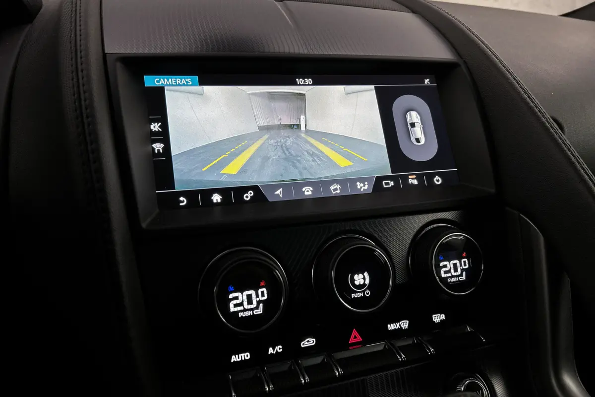 3.0 V6 RWD R-Dynamic | Facelift | Dealeronderhouden | Camera | Memory seats