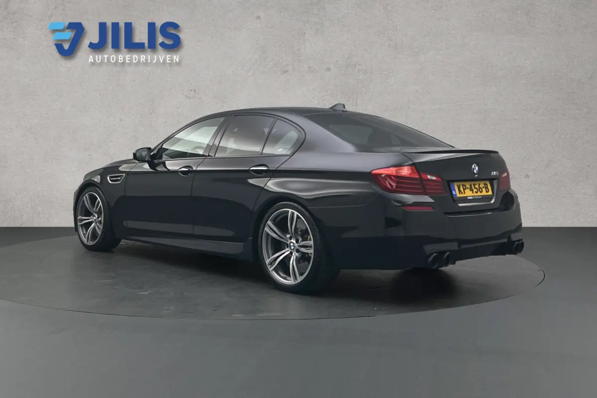 M5 Competition | Unieke auto! | Keramisch | Akrapovic | Softclose | Panoramadak | Head-up | Leder