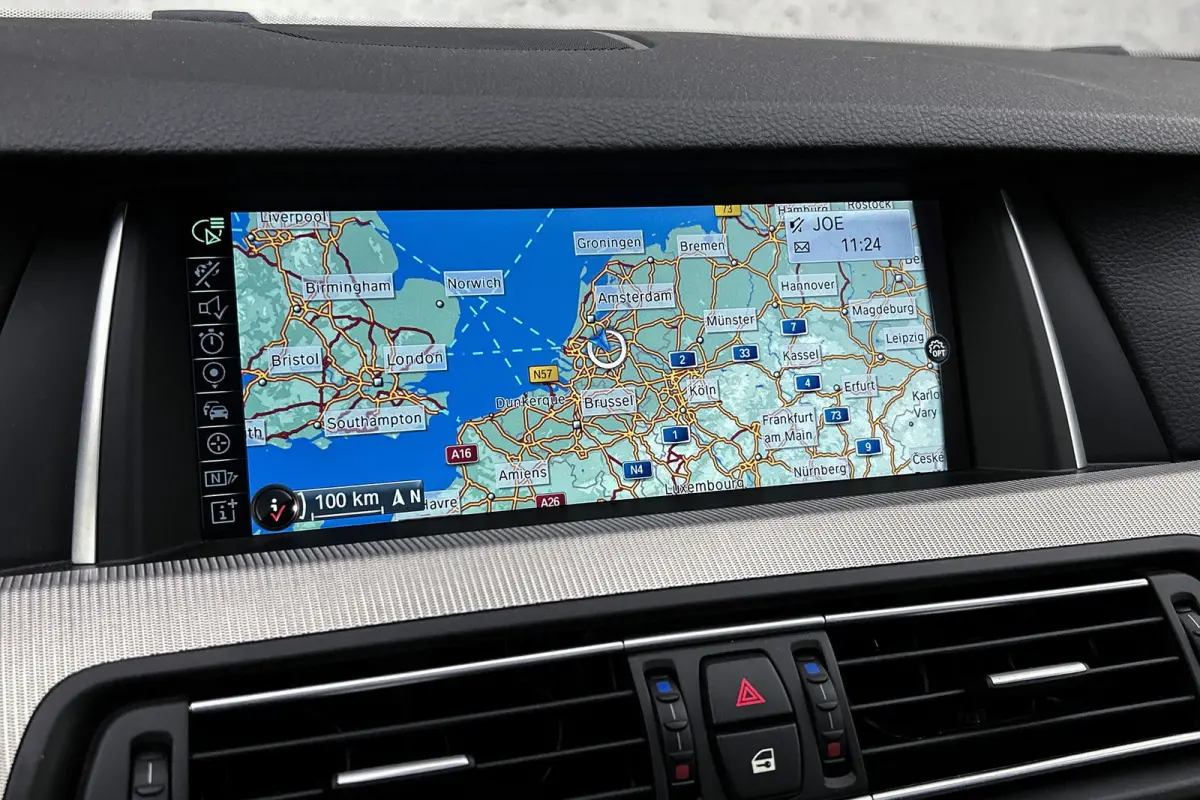 M5 Competition | Unieke auto! | Keramisch | Akrapovic | Softclose | Panoramadak | Head-up | Leder