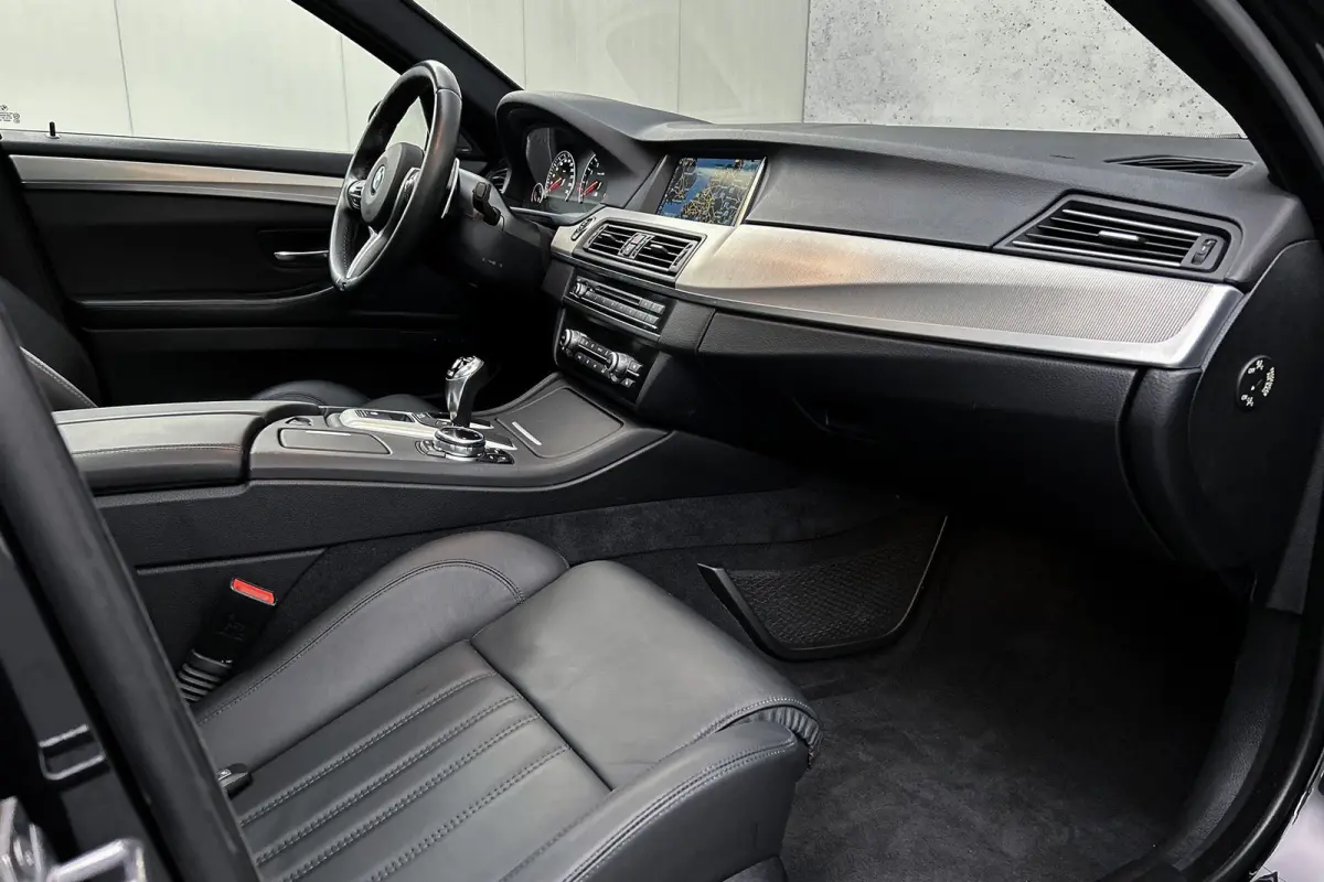 M5 Competition | Unieke auto! | Keramisch | Akrapovic | Softclose | Panoramadak | Head-up | Leder