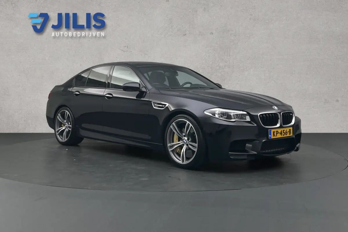 M5 Competition | Unieke auto! | Keramisch | Akrapovic | Softclose | Panoramadak | Head-up | Leder