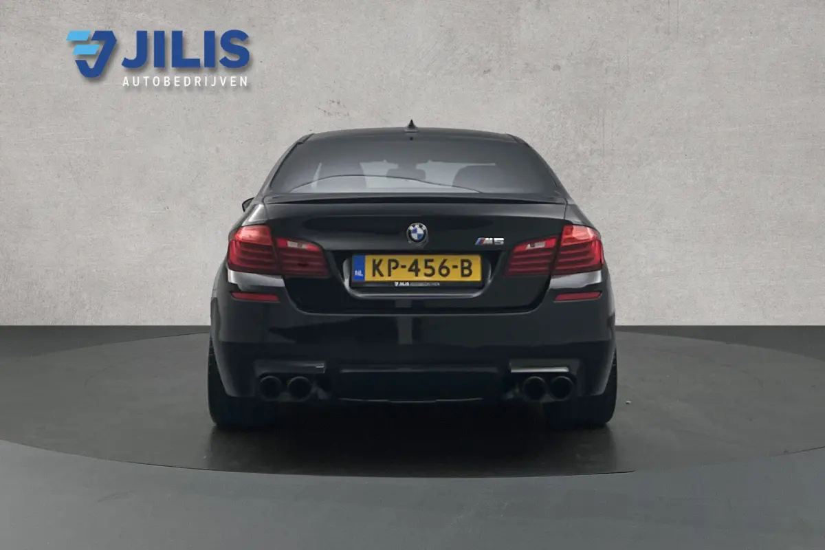 M5 Competition | Unieke auto! | Keramisch | Akrapovic | Softclose | Panoramadak | Head-up | Leder