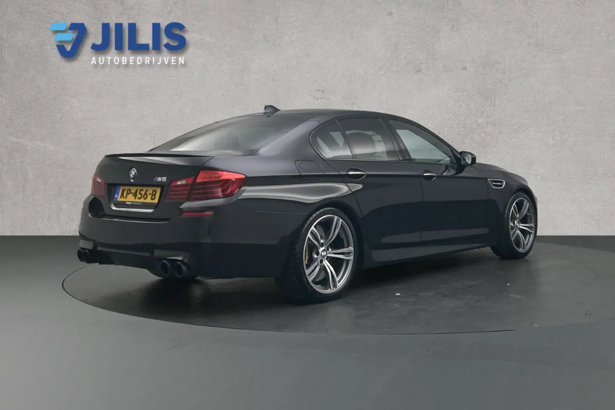 M5 Competition | Unieke auto! | Keramisch | Akrapovic | Softclose | Panoramadak | Head-up | Leder