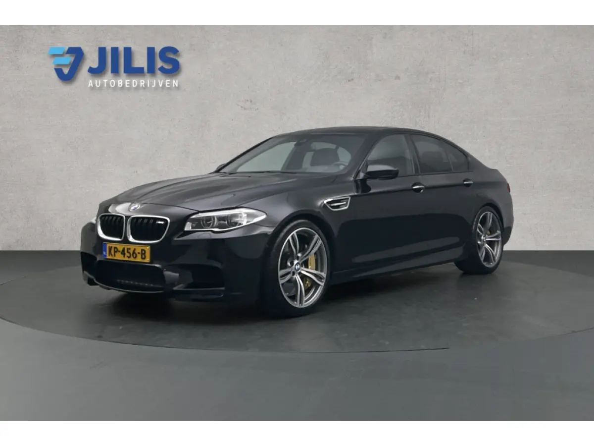 M5 Competition | Unieke auto! | Keramisch | Akrapovic | Softclose | Panoramadak | Head-up | Leder