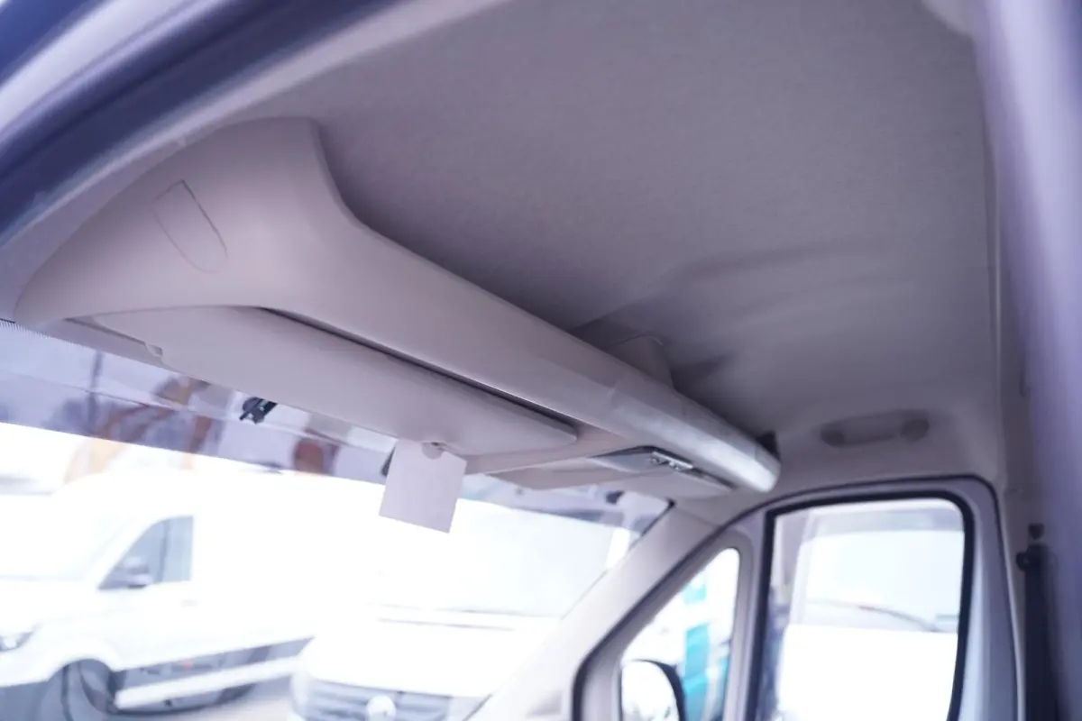 2.2D 140 pk L2H2 White&Black Edition Navi 18" LMV, Bullbar + Sidebars Zwart, Camera, Apple Carplay, 3-Zits, Nieuw