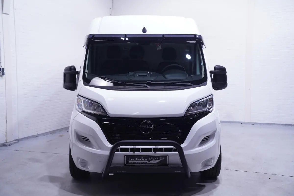 2.2D 140 pk L2H2 White&Black Edition Navi 18" LMV, Bullbar + Sidebars Zwart, Camera, Apple Carplay, 3-Zits, Nieuw