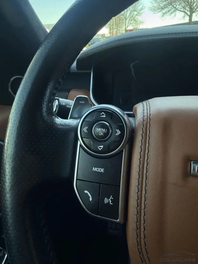 5.0 V8 Supercharged SVR Pano