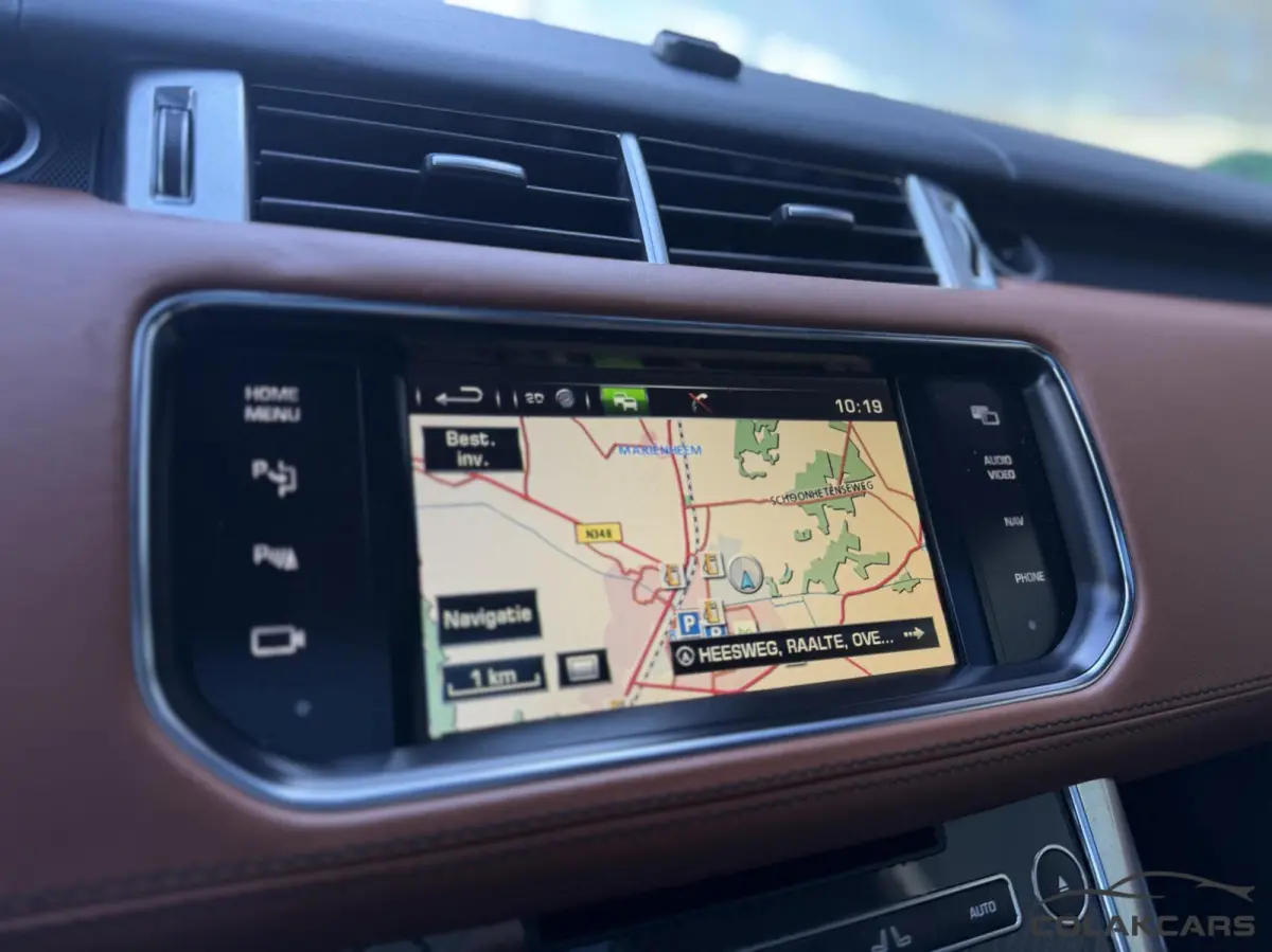 5.0 V8 Supercharged SVR Pano