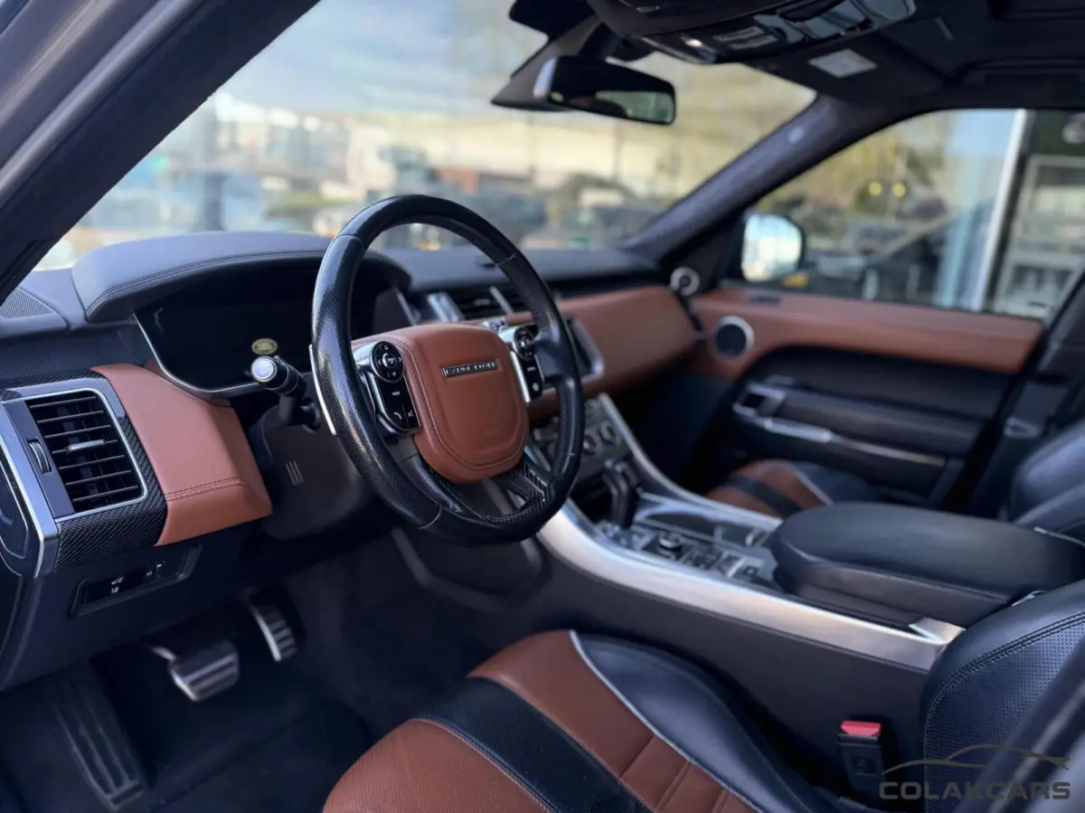 5.0 V8 Supercharged SVR Pano