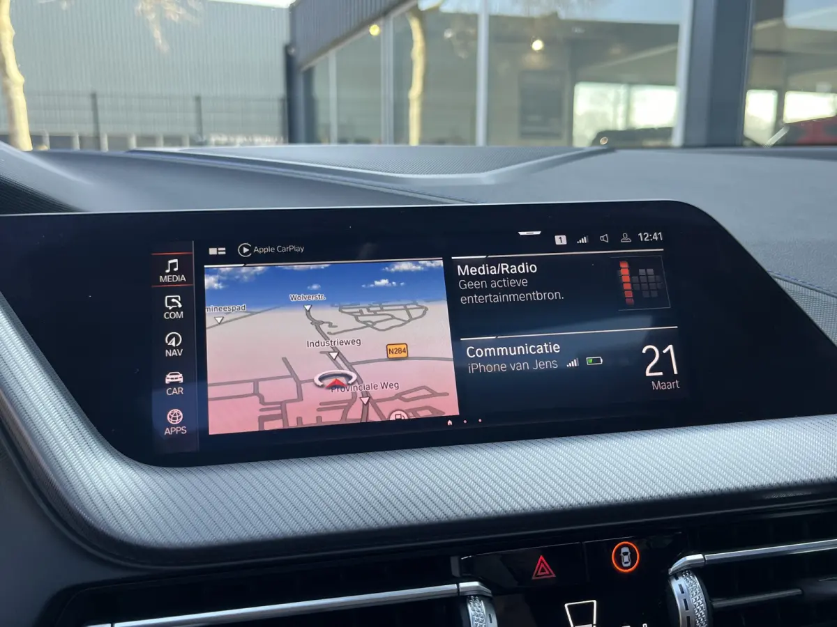 M135i xDrive High Executive M Sport 306pk Automaat | Panodak | Elektr. achterklep | Parking Pakket | Spiegel Pakket | Draadloze telefoonlader | etc. etc.