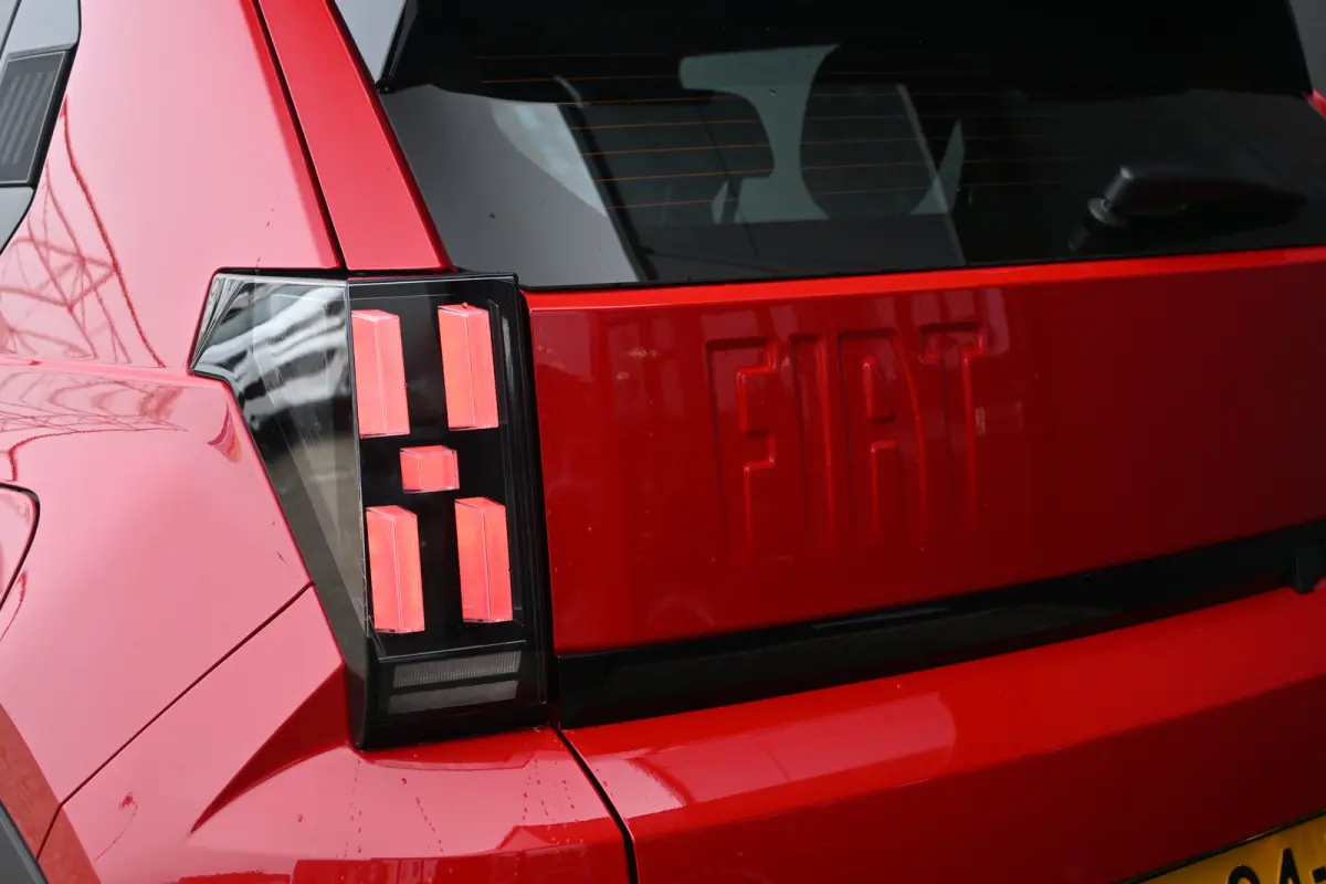 1.2 Hybrid ICON 110pk Automaat Tot 8 Jaar Garantie! | Navigatie by App | Cruise Control | Full-LED | Parkeersensoren | !!