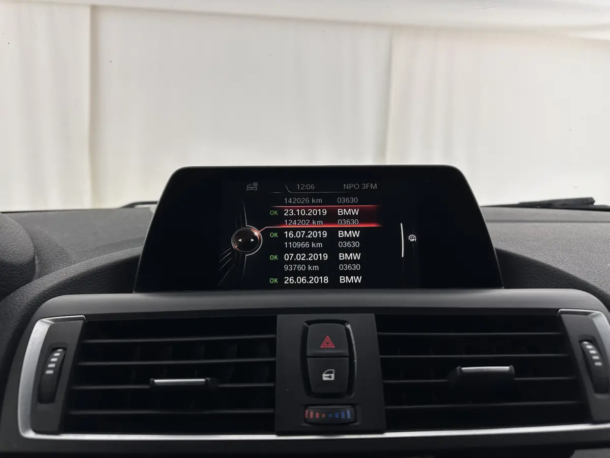 220d xDrive M-Sport-Styling Executive Aut. *XENON | ALCANTARA | HEATED-SPORTSEATS | HARMAN/KARDON | KEYLESS | NAVI-FULLMAP | PRIVACYGLASS | SHIFTPADDLES | ECC | PDC | CRUISE | 18''ALU*