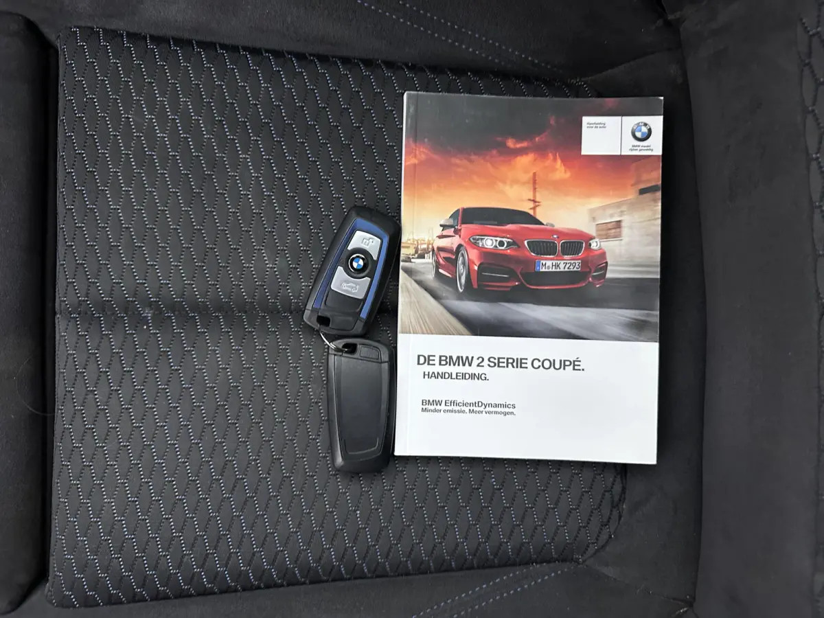 220d xDrive M-Sport-Styling Executive Aut. *XENON | ALCANTARA | HEATED-SPORTSEATS | HARMAN/KARDON | KEYLESS | NAVI-FULLMAP | PRIVACYGLASS | SHIFTPADDLES | ECC | PDC | CRUISE | 18''ALU*