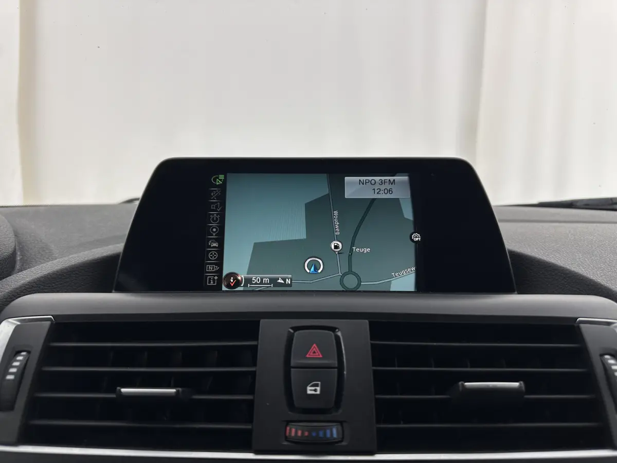 220d xDrive M-Sport-Styling Executive Aut. *XENON | ALCANTARA | HEATED-SPORTSEATS | HARMAN/KARDON | KEYLESS | NAVI-FULLMAP | PRIVACYGLASS | SHIFTPADDLES | ECC | PDC | CRUISE | 18''ALU*