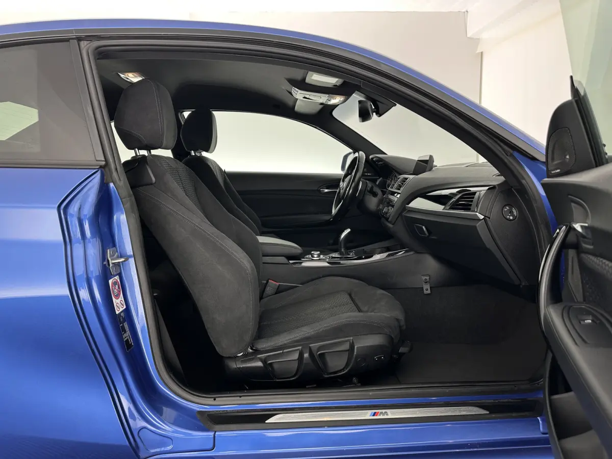 220d xDrive M-Sport-Styling Executive Aut. *XENON | ALCANTARA | HEATED-SPORTSEATS | HARMAN/KARDON | KEYLESS | NAVI-FULLMAP | PRIVACYGLASS | SHIFTPADDLES | ECC | PDC | CRUISE | 18''ALU*