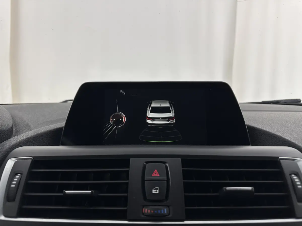 220d xDrive M-Sport-Styling Executive Aut. *XENON | ALCANTARA | HEATED-SPORTSEATS | HARMAN/KARDON | KEYLESS | NAVI-FULLMAP | PRIVACYGLASS | SHIFTPADDLES | ECC | PDC | CRUISE | 18''ALU*
