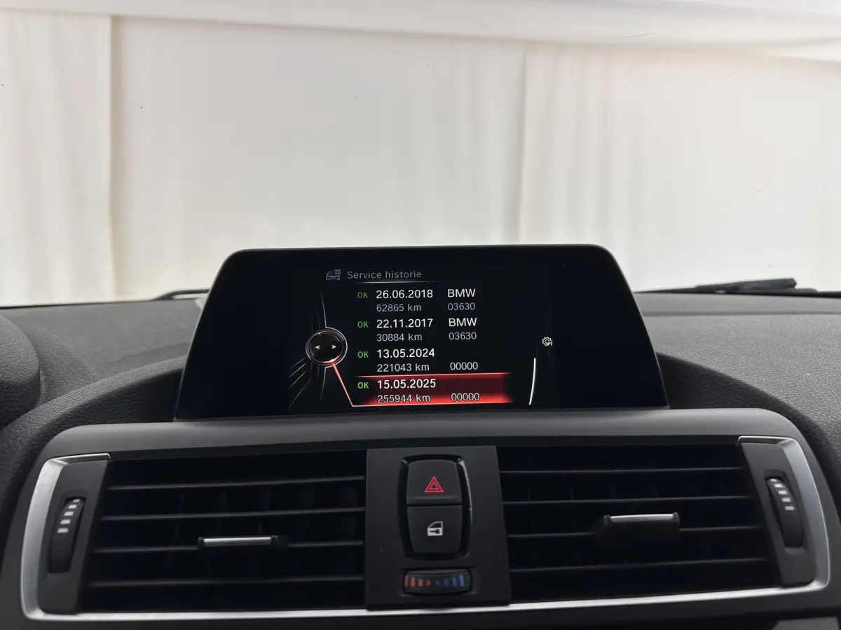 220d xDrive M-Sport-Styling Executive Aut. *XENON | ALCANTARA | HEATED-SPORTSEATS | HARMAN/KARDON | KEYLESS | NAVI-FULLMAP | PRIVACYGLASS | SHIFTPADDLES | ECC | PDC | CRUISE | 18''ALU*