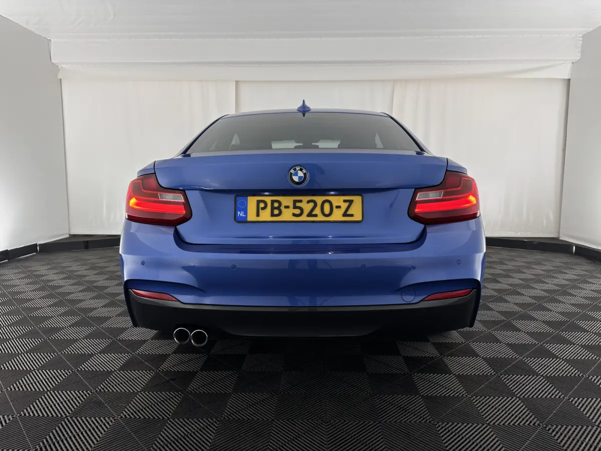 220d xDrive M-Sport-Styling Executive Aut. *XENON | ALCANTARA | HEATED-SPORTSEATS | HARMAN/KARDON | KEYLESS | NAVI-FULLMAP | PRIVACYGLASS | SHIFTPADDLES | ECC | PDC | CRUISE | 18''ALU*