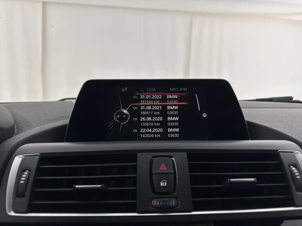 220d xDrive M-Sport-Styling Executive Aut. *XENON | ALCANTARA | HEATED-SPORTSEATS | HARMAN/KARDON | KEYLESS | NAVI-FULLMAP | PRIVACYGLASS | SHIFTPADDLES | ECC | PDC | CRUISE | 18''ALU*