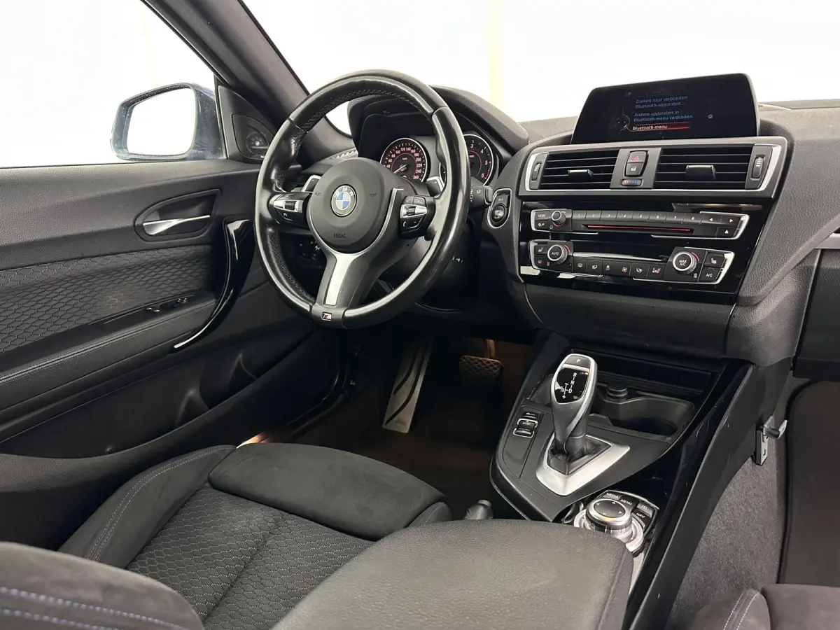 220d xDrive M-Sport-Styling Executive Aut. *XENON | ALCANTARA | HEATED-SPORTSEATS | HARMAN/KARDON | KEYLESS | NAVI-FULLMAP | PRIVACYGLASS | SHIFTPADDLES | ECC | PDC | CRUISE | 18''ALU*