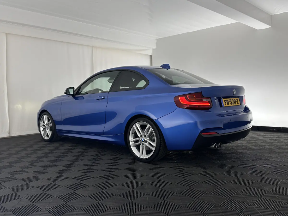 220d xDrive M-Sport-Styling Executive Aut. *XENON | ALCANTARA | HEATED-SPORTSEATS | HARMAN/KARDON | KEYLESS | NAVI-FULLMAP | PRIVACYGLASS | SHIFTPADDLES | ECC | PDC | CRUISE | 18''ALU*