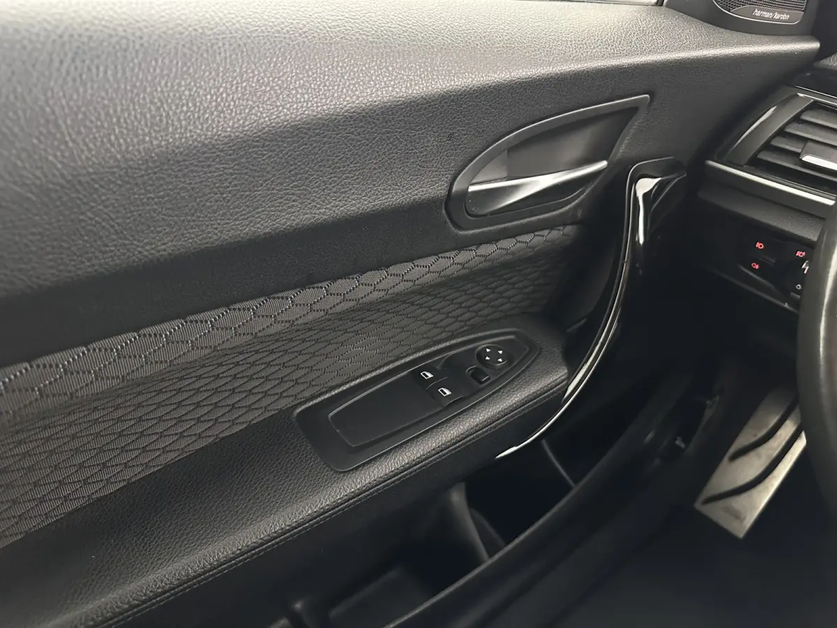 220d xDrive M-Sport-Styling Executive Aut. *XENON | ALCANTARA | HEATED-SPORTSEATS | HARMAN/KARDON | KEYLESS | NAVI-FULLMAP | PRIVACYGLASS | SHIFTPADDLES | ECC | PDC | CRUISE | 18''ALU*