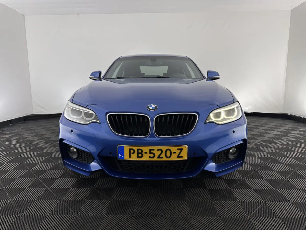 220d xDrive M-Sport-Styling Executive Aut. *XENON | ALCANTARA | HEATED-SPORTSEATS | HARMAN/KARDON | KEYLESS | NAVI-FULLMAP | PRIVACYGLASS | SHIFTPADDLES | ECC | PDC | CRUISE | 18''ALU*