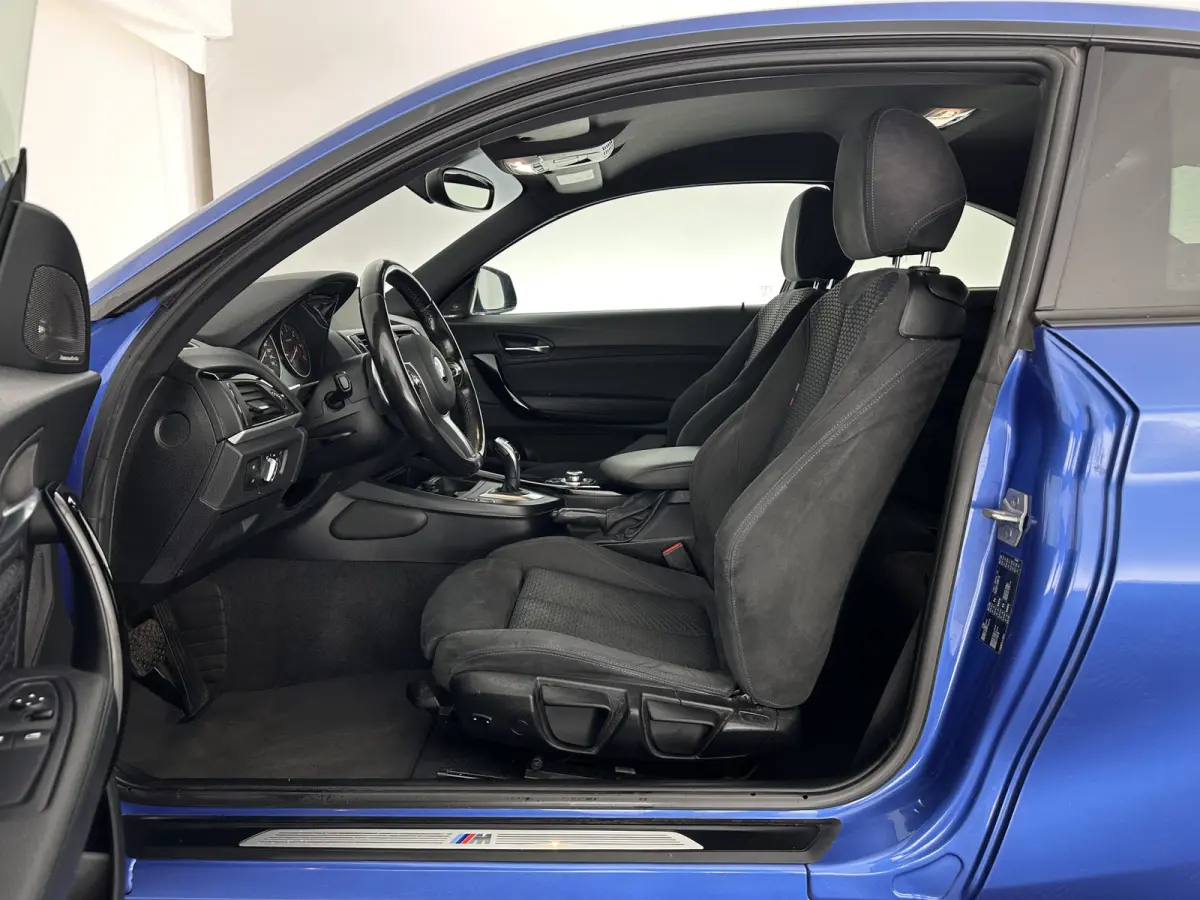 220d xDrive M-Sport-Styling Executive Aut. *XENON | ALCANTARA | HEATED-SPORTSEATS | HARMAN/KARDON | KEYLESS | NAVI-FULLMAP | PRIVACYGLASS | SHIFTPADDLES | ECC | PDC | CRUISE | 18''ALU*