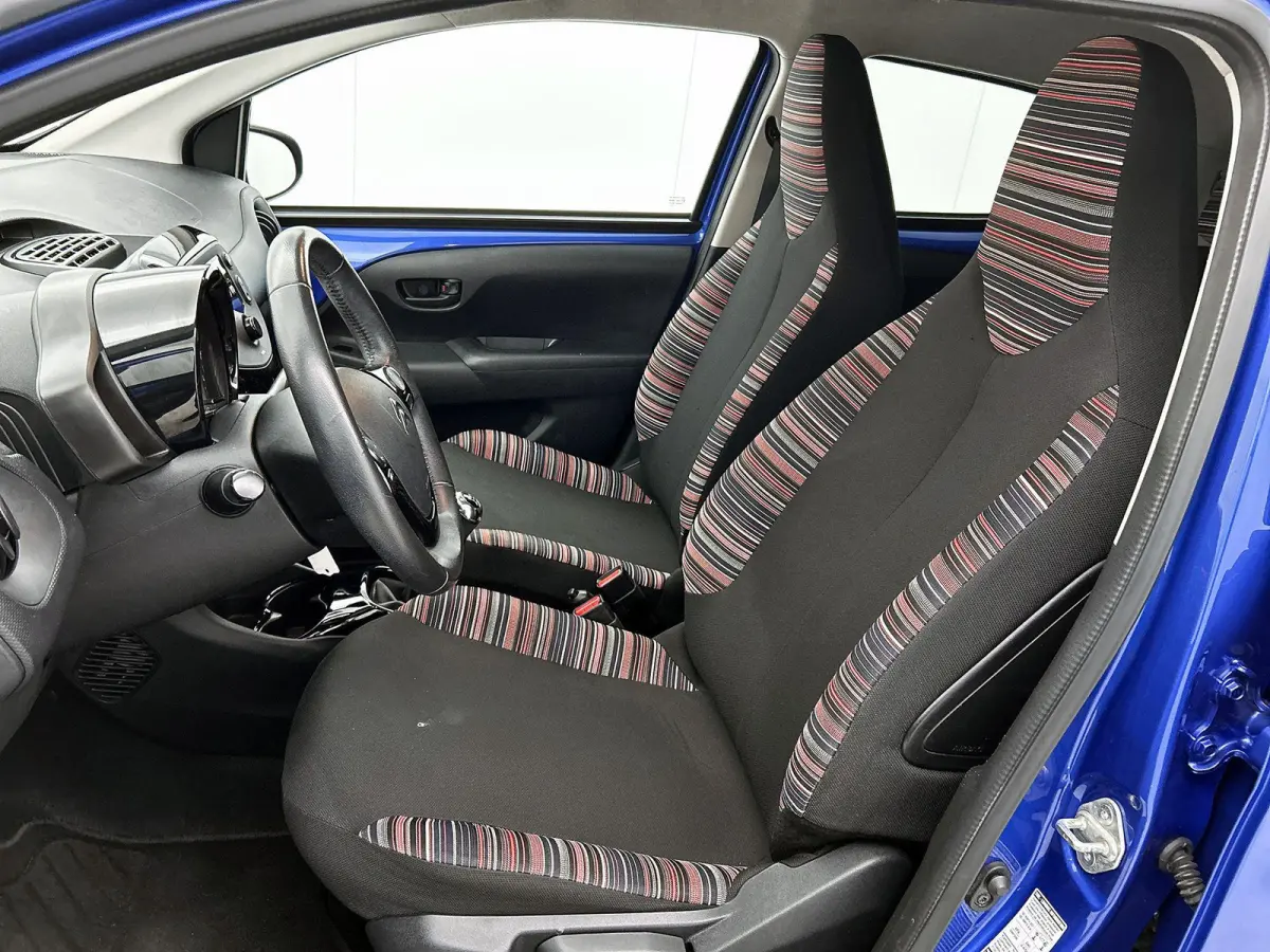 Feel 1.0 e-VTi 72pk | Airco | Elektrische ramen | Centrale portiervergrendeling | Bluetooth | Radio/MP3 speler met stuurbediening | Donker getint glas | Zuinig en voordelig autorijden! |