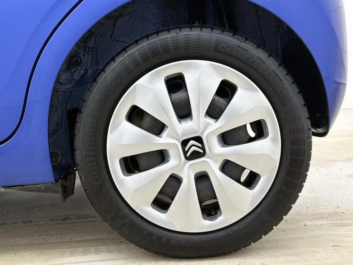 Feel 1.0 e-VTi 72pk | Airco | Elektrische ramen | Centrale portiervergrendeling | Bluetooth | Radio/MP3 speler met stuurbediening | Donker getint glas | Zuinig en voordelig autorijden! |