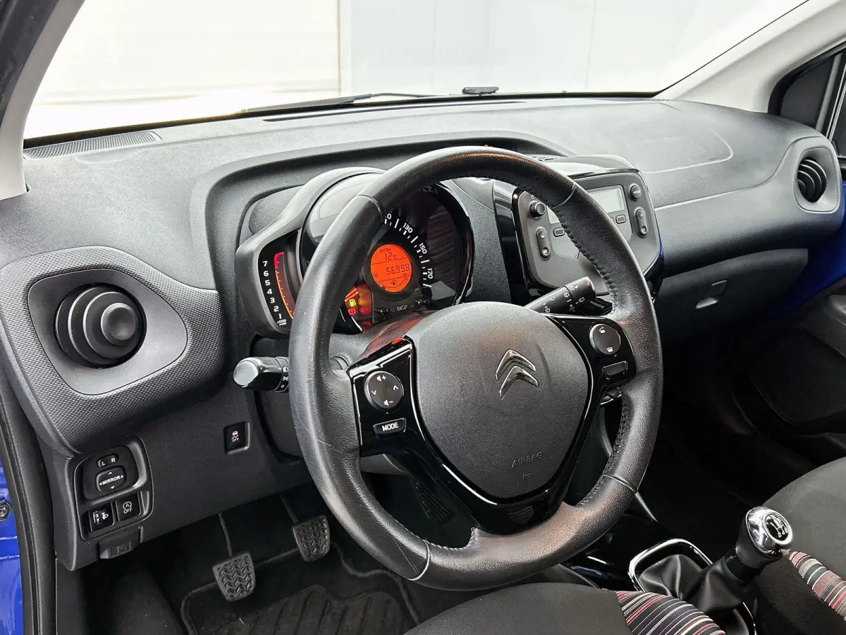Feel 1.0 e-VTi 72pk | Airco | Elektrische ramen | Centrale portiervergrendeling | Bluetooth | Radio/MP3 speler met stuurbediening | Donker getint glas | Zuinig en voordelig autorijden! |