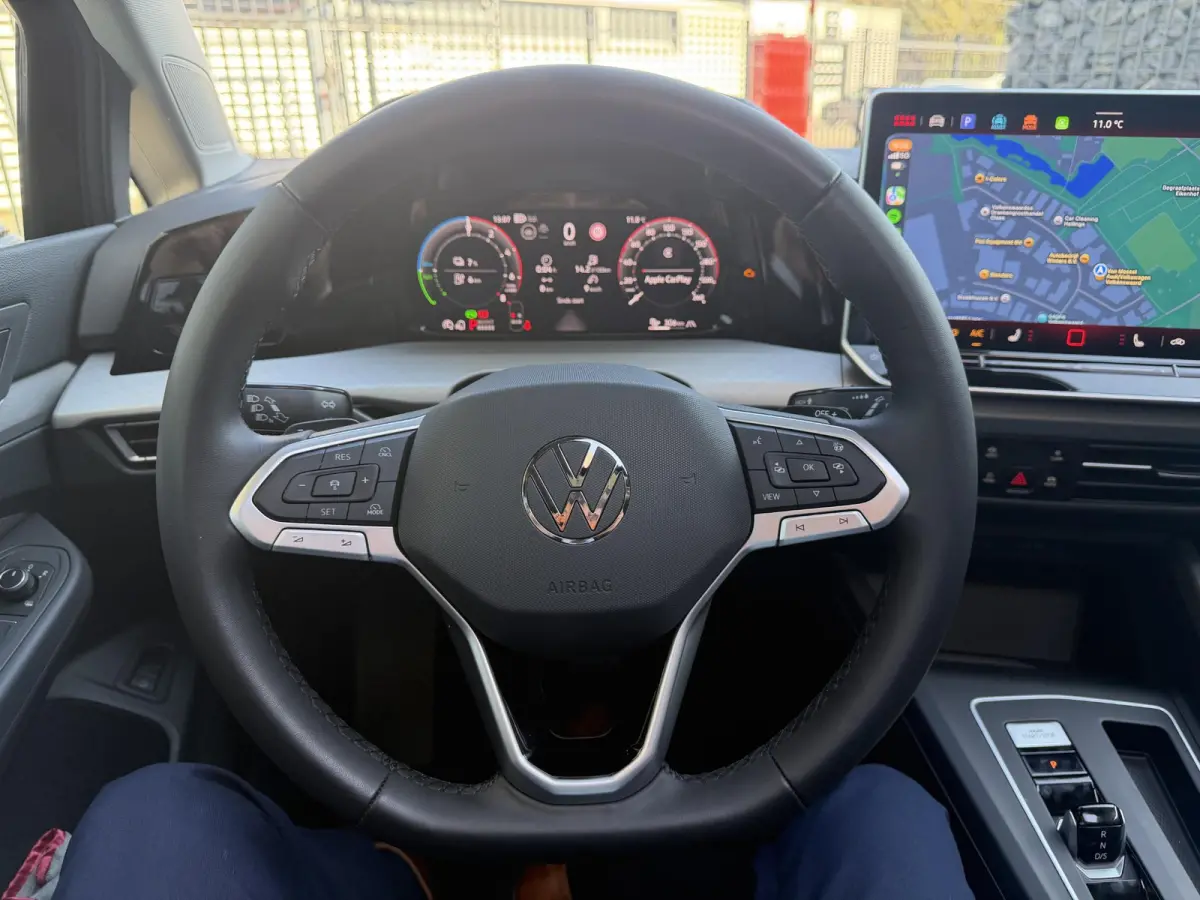 1.5 eHybrid Life Edition 204 PK | SOH 100% | Automaat | Adaptive Cruise Control | Lane Assist | Travel Assist | Apple Carplay | 360 Camera | Panoramadak | Trekhaak | Stoelverwarming | Stuurv