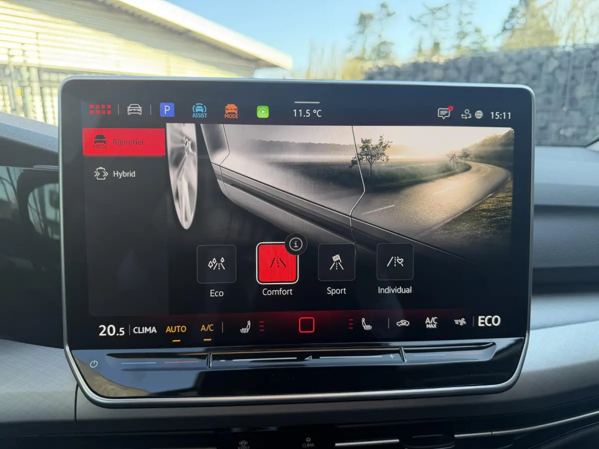 1.5 eHybrid Life Edition 204 PK | SOH 100% | Automaat | Adaptive Cruise Control | Lane Assist | Travel Assist | Apple Carplay | 360 Camera | Panoramadak | Trekhaak | Stoelverwarming | Stuurv