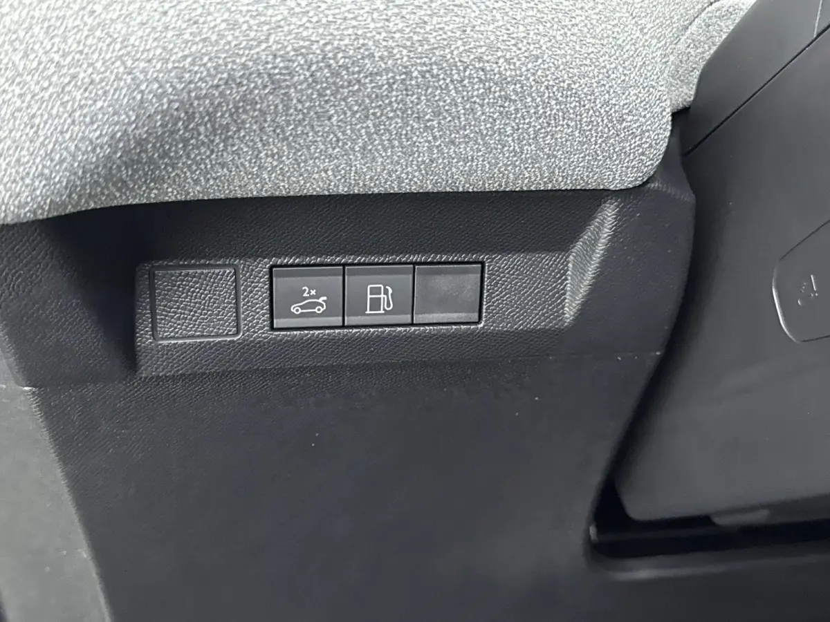 1.6 Plug-In Hybrid 195pk Max | Inruilpremie! | Nieuw model | Luxe lederen stoelen | 20" lichtmetalen velgen | 8 jaar care garantie |
