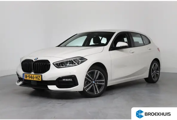 118i Business Edition Sport Line | M Sport interieur | Dealer Onderhouden! | Trekhaak | LED | Sfeerverlichting | Navigatie | Camera | Climate control | Cruise control | Carplay | Sportstoele