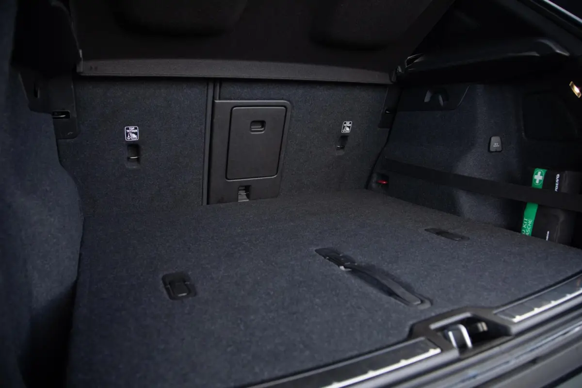 2.0 B4 R-Design 190PK|LED|H/K Audio|Keyless