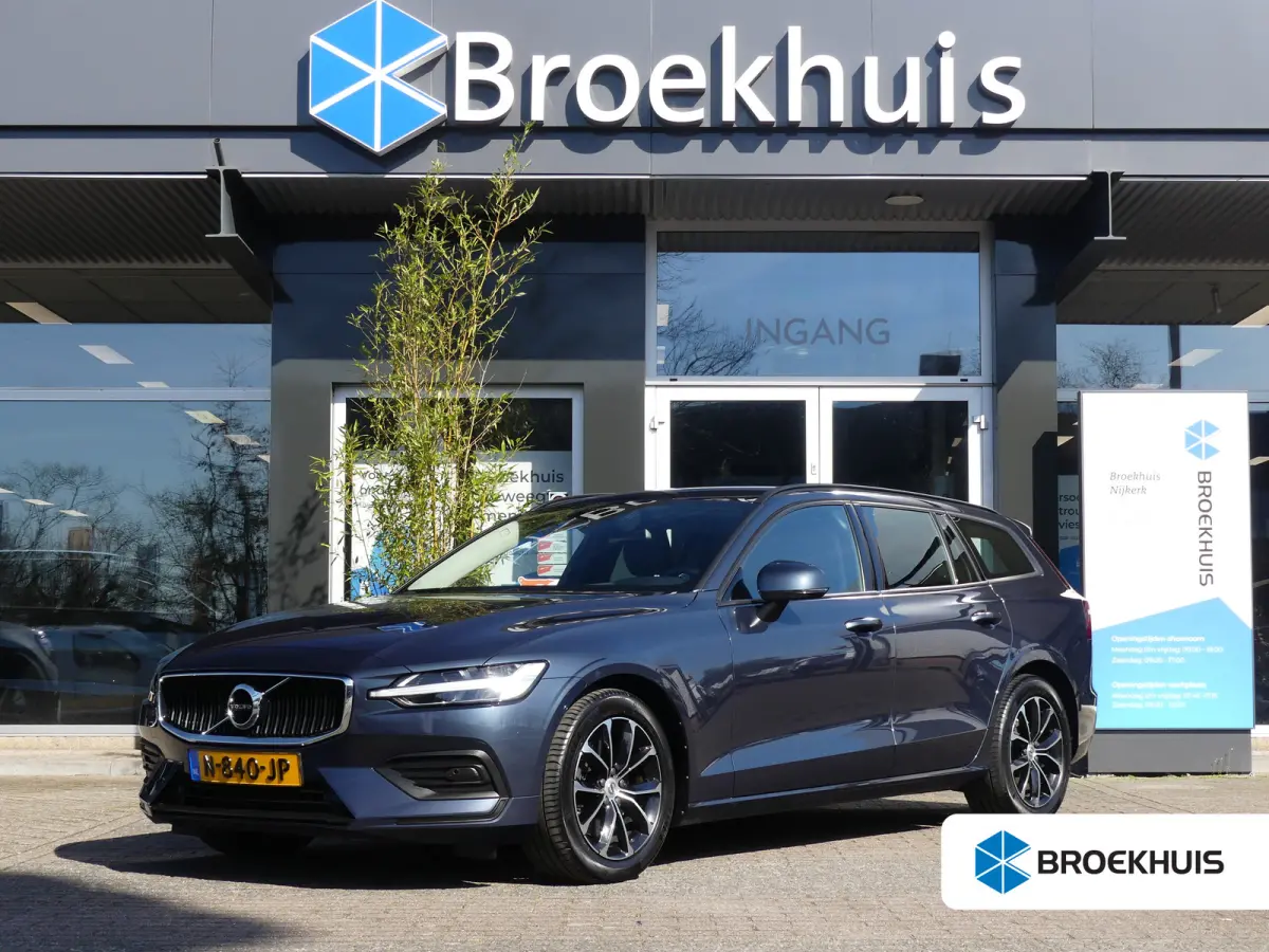 2.0 B3 Momentum Advantage | STOEL+STUURVERWARMING | CAMERA | PARKEERSENSOREN V+A |