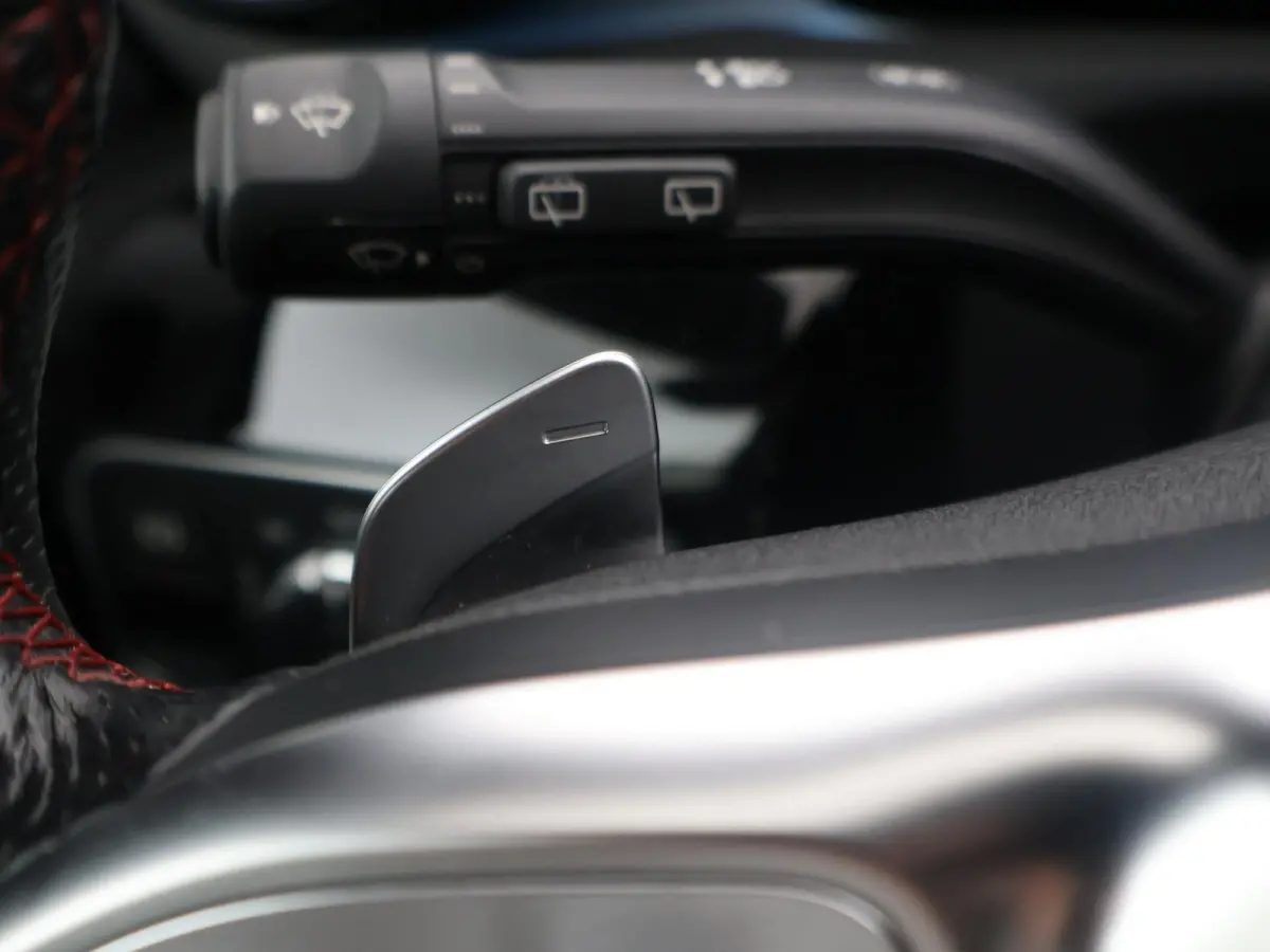 250e AMG SPORT + PANORAMA | MEMORY | TREKHAAK | SFEERVERLICHTING | CAMERA | STOELVERWARMING