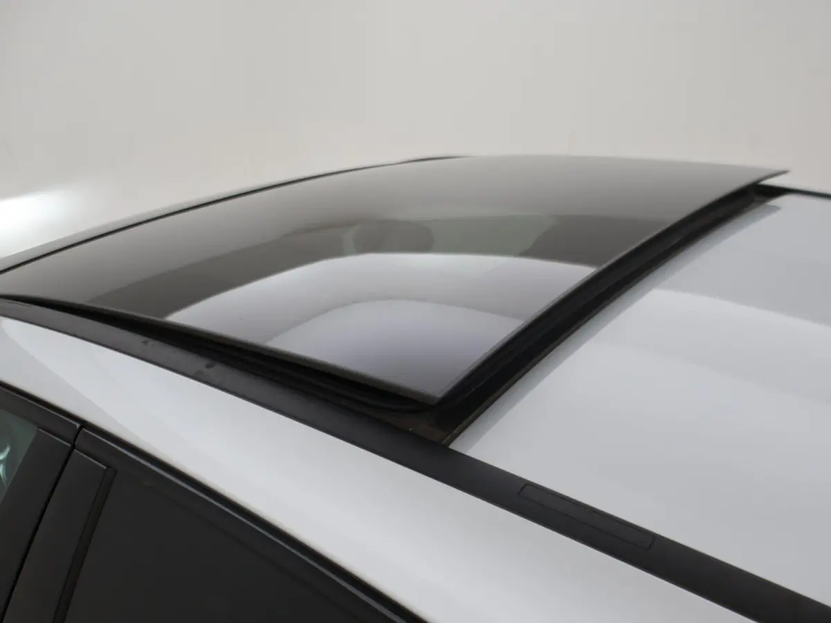250e AMG SPORT + PANORAMA | MEMORY | TREKHAAK | SFEERVERLICHTING | CAMERA | STOELVERWARMING