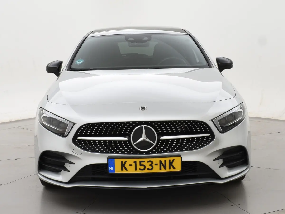 250e AMG SPORT + PANORAMA | MEMORY | TREKHAAK | SFEERVERLICHTING | CAMERA | STOELVERWARMING