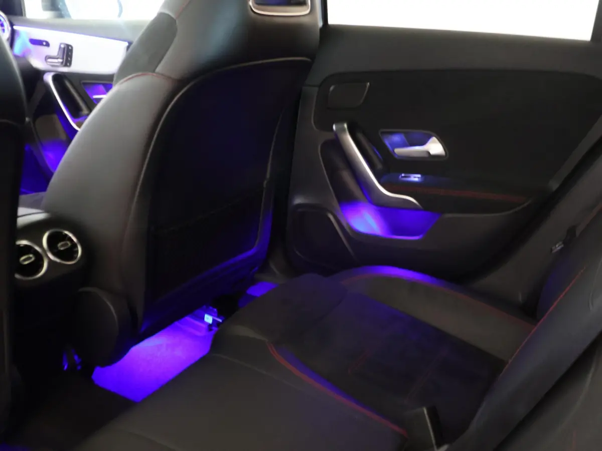 250e AMG SPORT + PANORAMA | MEMORY | TREKHAAK | SFEERVERLICHTING | CAMERA | STOELVERWARMING