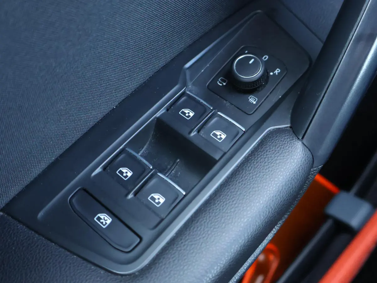 1.5 TSI DSG 7-PERS. R-LINE + PANORAMA | DYNAUDIO | MASSAGE | VIRTUAL COCKPIT | ELEK. TREKHAAK | STOEL/STUURVERW. | CAMERA | 20 INCH