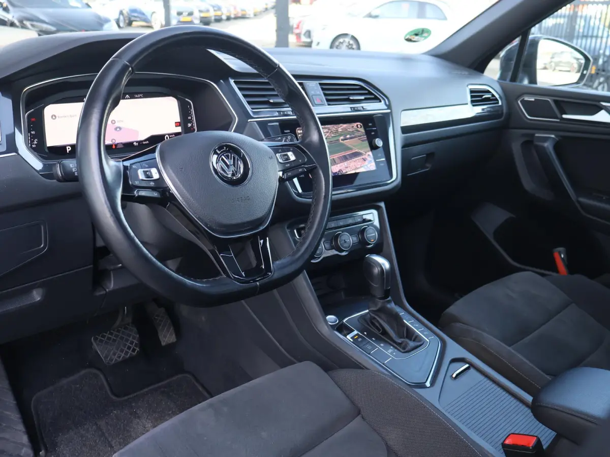 1.5 TSI DSG 7-PERS. R-LINE + PANORAMA | DYNAUDIO | MASSAGE | VIRTUAL COCKPIT | ELEK. TREKHAAK | STOEL/STUURVERW. | CAMERA | 20 INCH