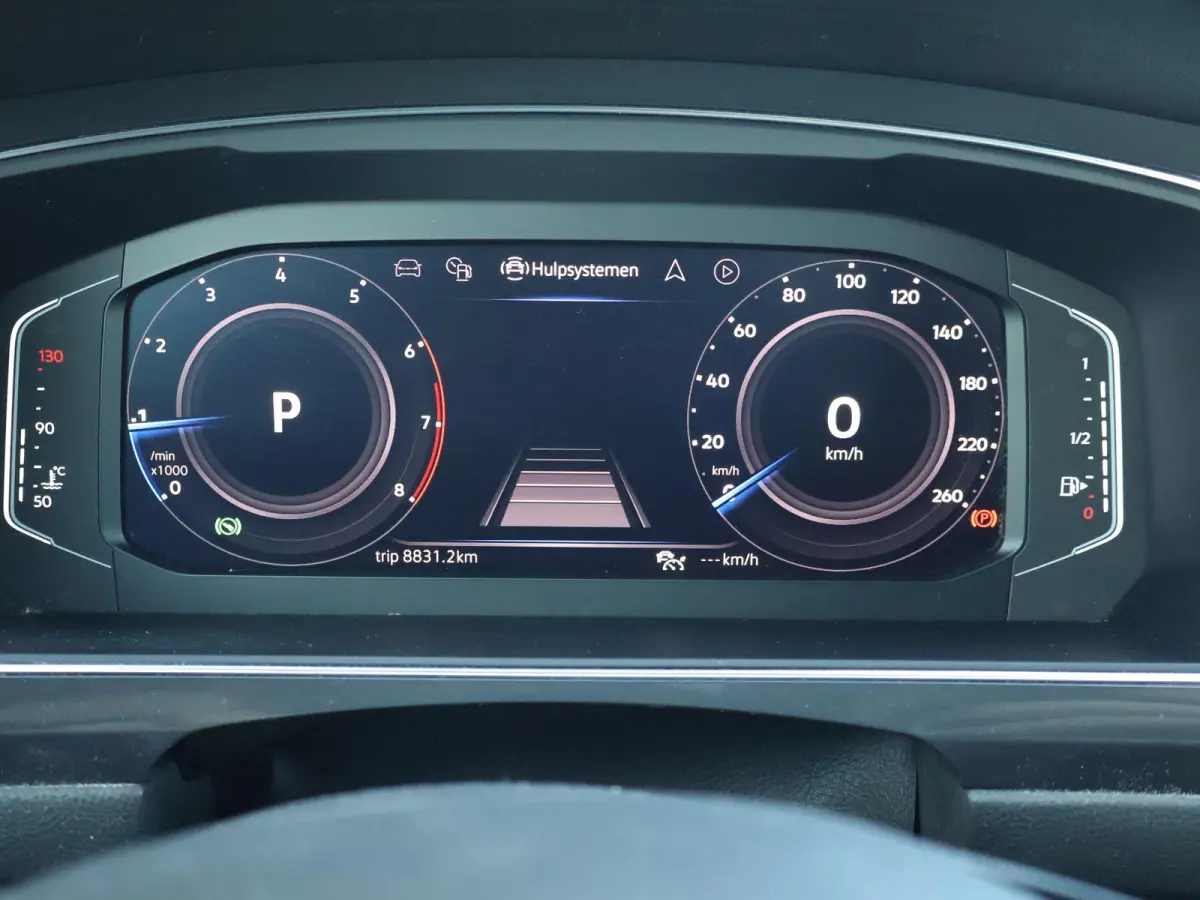 1.5 TSI DSG 7-PERS. R-LINE + PANORAMA | DYNAUDIO | MASSAGE | VIRTUAL COCKPIT | ELEK. TREKHAAK | STOEL/STUURVERW. | CAMERA | 20 INCH