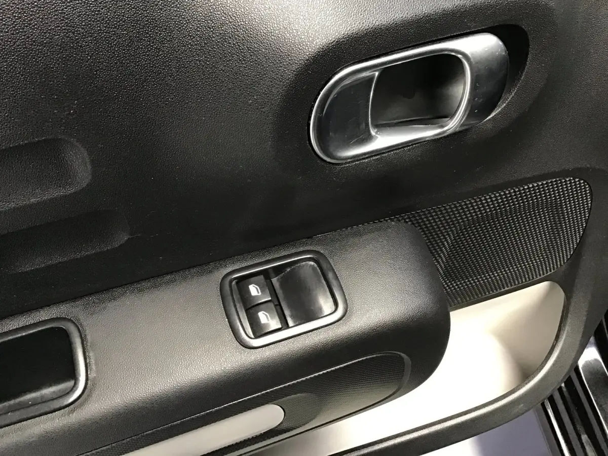 1.2 PureTech Feel I New Apk + Koppeling + Kln Brt I Clima I Cruise I Led Carplay I Navi I Led I Lane assist I Bt I Usb