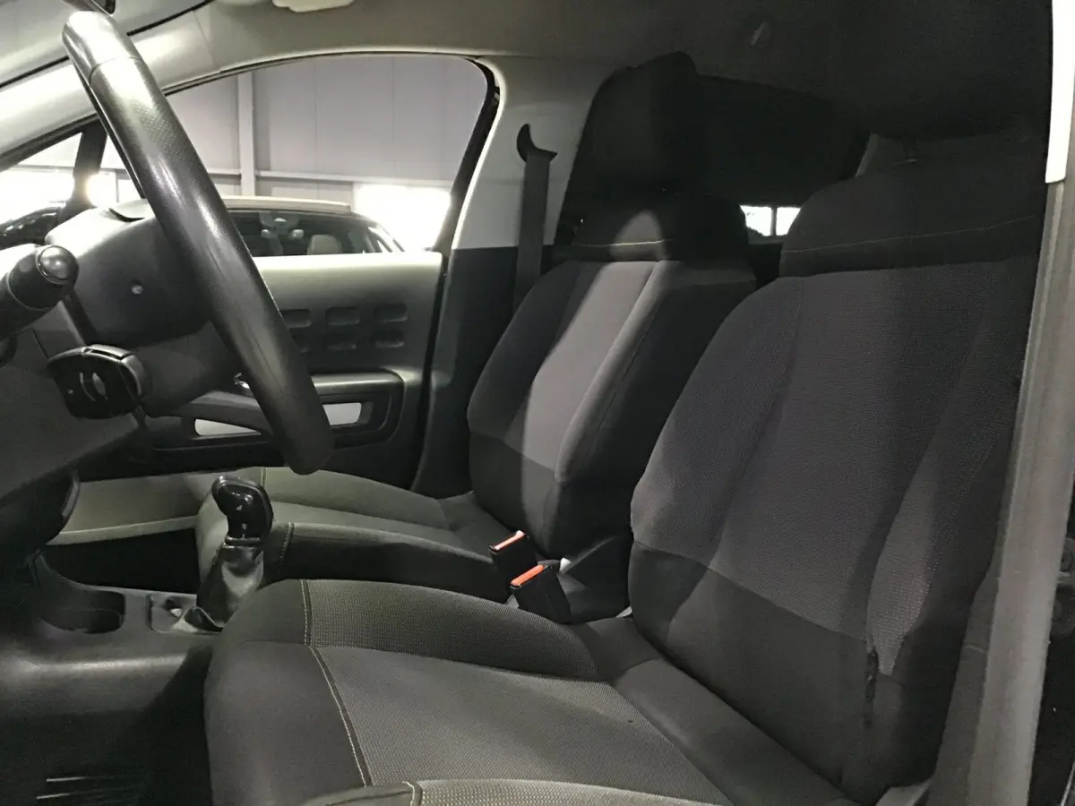 1.2 PureTech Feel I New Apk + Koppeling + Kln Brt I Clima I Cruise I Led Carplay I Navi I Led I Lane assist I Bt I Usb